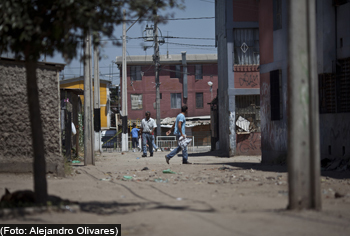 El dominio del narco en las poblaciones más vulnerables de Santiago