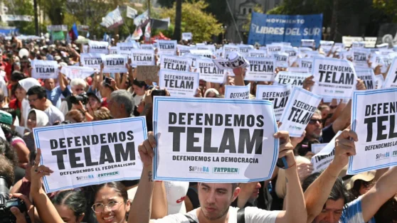 Los que están en los diarios pueden desaparecer. El cierre de Télam en Argentina