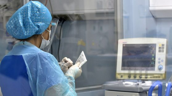 Entre la inercia política y los fallos judiciales: la encrucijada de los medicamentos de alto costo