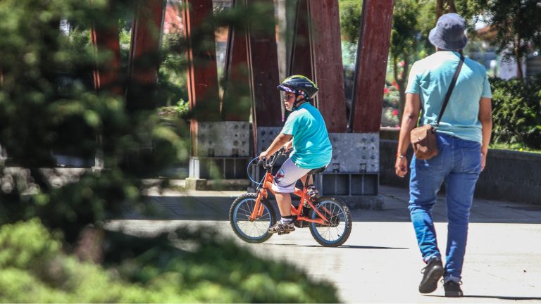 Volver a jugar como antes: una urgencia social, de salud y de educación para los niños
