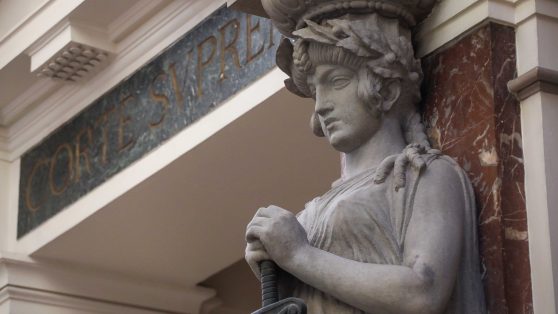 Cobros del CAE: la Corte Suprema tiene una cita con la historia