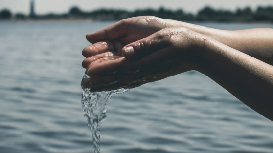 Es urgente terminar con la gestión neoliberal del derecho al agua y avanzar hacia un nuevo modelo de justicia hídrica