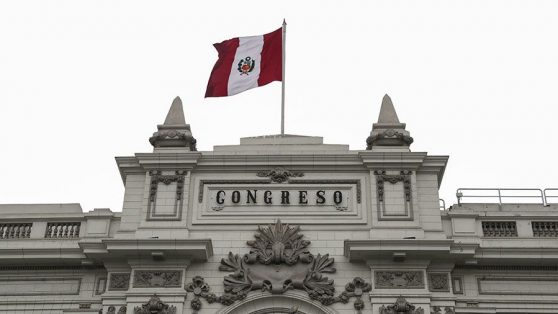 Crisis política en Perú II: ¿Es el Congreso peruano “suicida”?