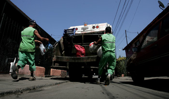 La otra cara del negocio de la basura: las paupérrimas condiciones en que trabajan más de 13.700 recolectores