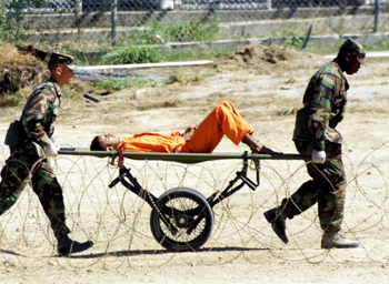 Guantánamo: Un decenio de daños a los derechos humanos