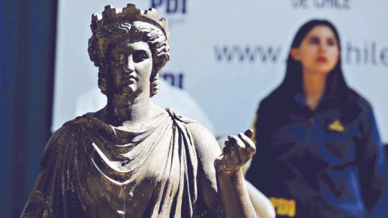 La adicción versallesca que unió al coleccionista Raúl Schüler con el abogado de Ponce Lerou