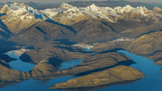 Razones jurídicas contra la expansión salmonera en la Reserva Nacional Kawésqar