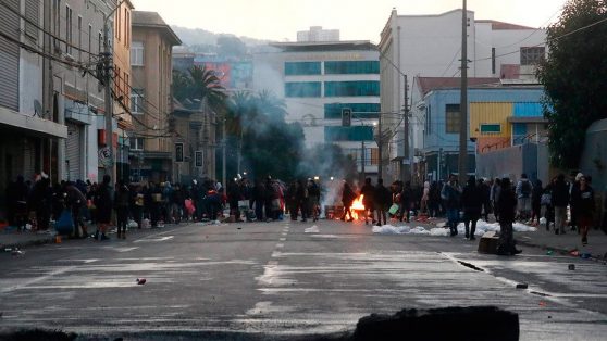 18/O - 2 años: la «tercera fase» del largo proceso de destrucción de Valparaíso