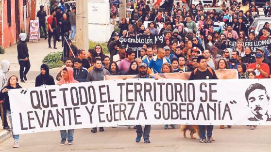 La condena de los indiferentes: cómo la política tradicional sucumbió ante la organización de los territorios