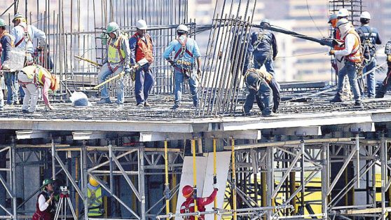 Falla ley que intentó prohibirlo: constructoras que suspendieron contratos de trabajadores vuelven a repartir utilidades