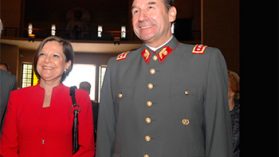 Las ventas inmobiliarias de la esposa del general Fuente-Alba en una fundación del Ejército