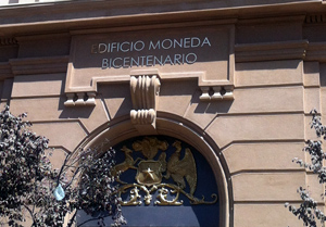 Los problemas que impidieron a Piñera inaugurar el emblemático edificio Moneda Bicentenario