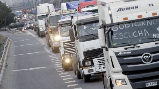 Qué hay detrás de la amenaza latente de un paro de camioneros