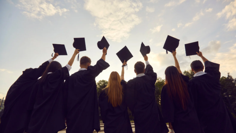 ¿Cómo hacer que vuelvan los becarios? Reenfocando el debate sobre Becas Chile