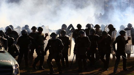 «La tumba de los libres: Las muertes del estallido social»: extracto del libro de Edgar de la Vega y Paula Rivera