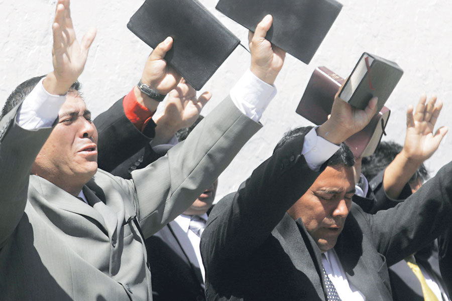 El cuantioso aporte inmobiliario de Bachelet y Piñera a la expansión  evangélica - CIPER Chile