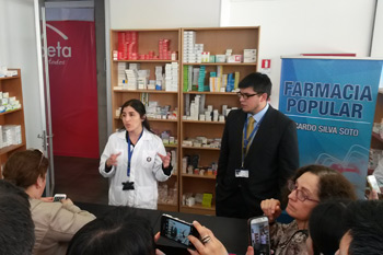 Farmacia municipal de Recoleta desnuda cómo la industria infla los precios de los medicamentos