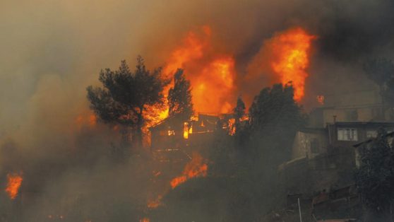 Nuevo mega incendio en Valparaíso: negligencia estatal y alcaldes son culpables de este tipo de tragedias