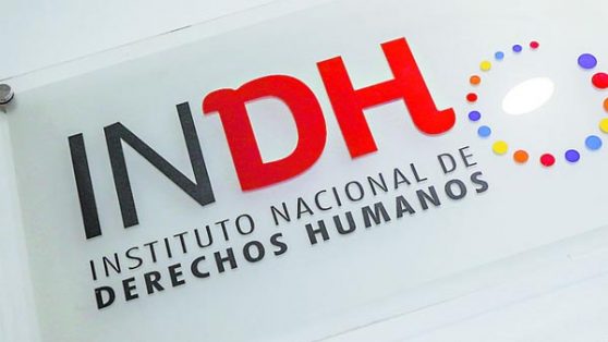 Encuesta del INDH muestra que ciudadanos confían más en Carabineros que en ese instituto