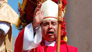 La Iglesia recibe al Papa ocultando el fallo por abusos sexuales del ex obispo de Iquique