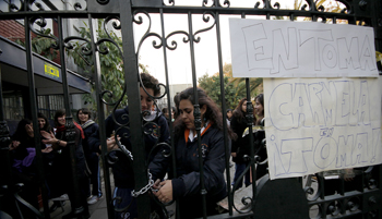 Alcalde Labbé apela al fallo y dilata reintegro de alumnas del Liceo Carmela Carvajal