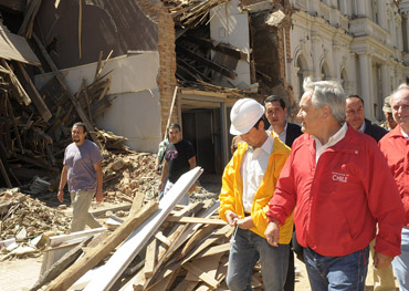 Los vínculos de Piñera con las empresas de los edificios dañados: Los hombres del Presidente
