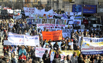 El Estado tiene una deuda histórica con las víctimas de las universidades que lucran