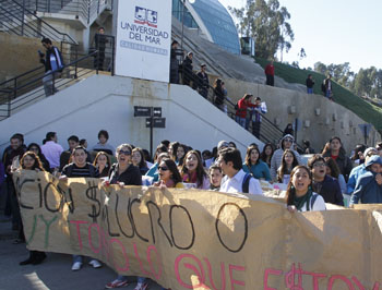 Tribunal declara admisible querella por estafa en contra de la Universidad del Mar