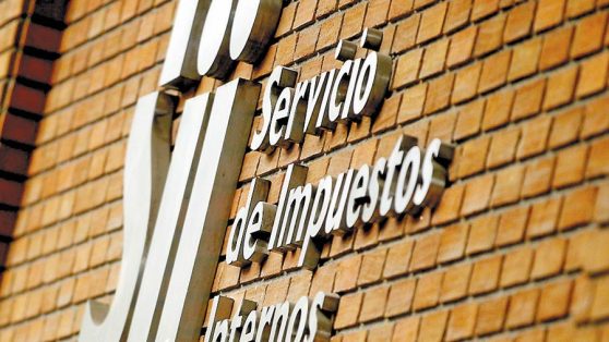 Inmovilismo de Impuestos Internos en caso SQM provoca dura protesta de funcionarios