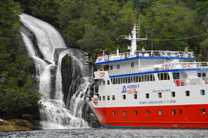 Municipalidad de Temuco gastó $100 millones en capacitaciones a bordo del Crucero Skorpios