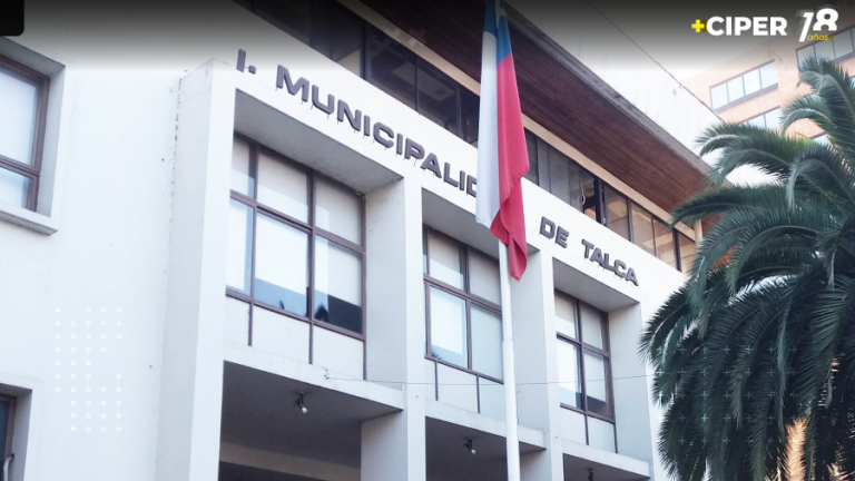 Exfuncionaria municipal de Talca acusa que directora de Salud le ofreció horas extras para que donara a campaña del alcalde: grabó audio